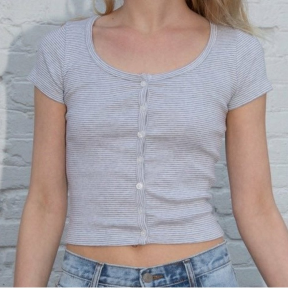 ✦BRANDY MELVILLE: ZELLY STRIPED TOP ✦
